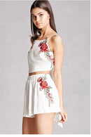 Set met geborduurde crop top en short met bloemen