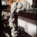 Mother and baby elephant figurine 